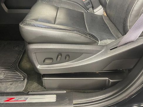 Used 2015 Chevrolet Silverado 2500 LTZ w/ LTZ Plus Package image 23