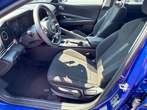 Used 2024 Hyundai Elantra SEL image 9