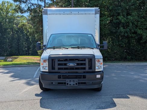 Certified 2024 Ford E-450 and Econoline 450 Super Duty w/ Power Windows & Locks Group RWD image 7