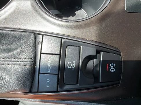 Used 2022 Toyota Camry SE w/ Cold Weather Package AWD/4WD image 16