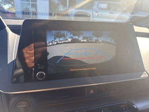 Used 2023 Toyota Prius XLE image 3