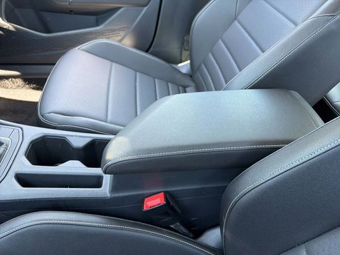 Used 2023 Volkswagen Jetta SE FWD image 12