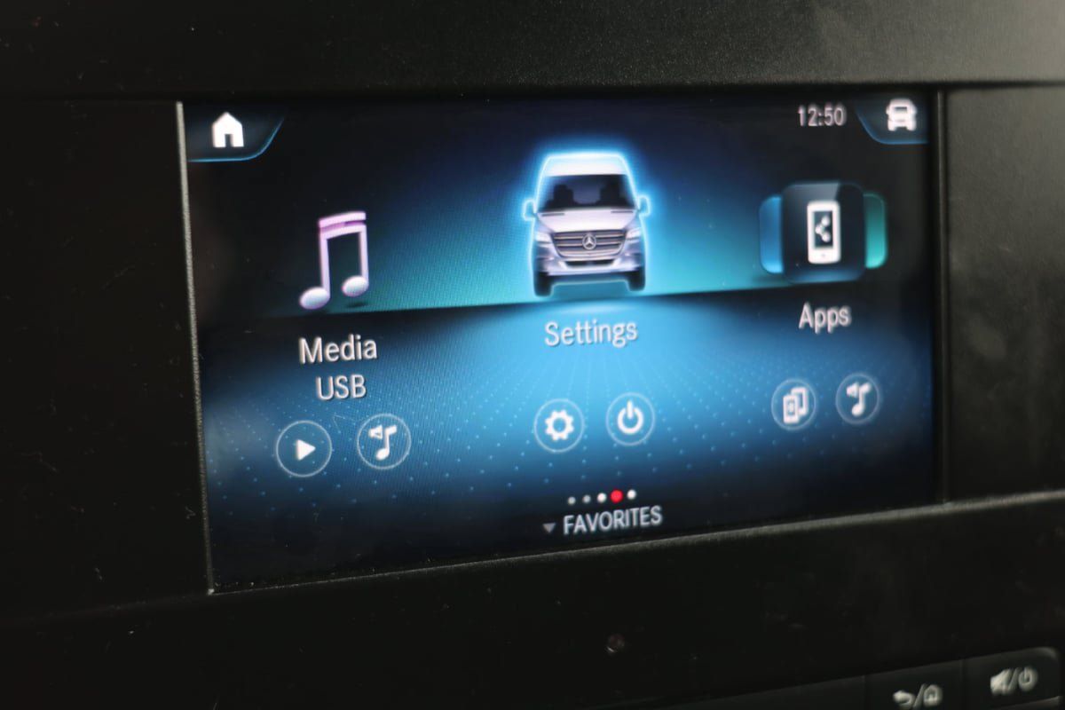 Used 2024 Mercedes-Benz Sprinter 2500 image 31