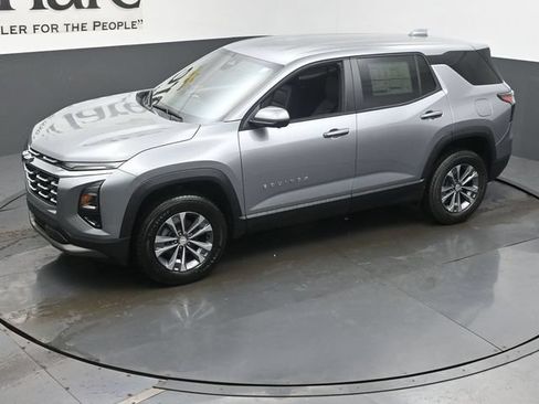 New 2026 Chevrolet Equinox LT w/ Convenience Package II FWD image 22