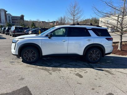 New 2026 Nissan Pathfinder SL w/ SL Premium Package