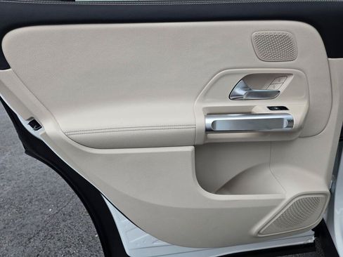 New 2026 Mercedes-Benz GLB 250 4MATIC image 19