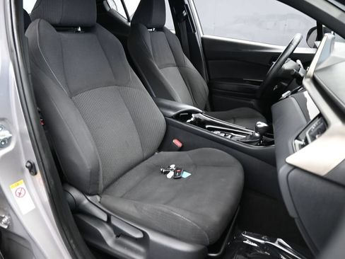 Used 2019 Toyota C-HR XLE FWD image 44