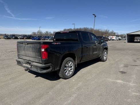Used 2019 Chevrolet Silverado 1500 Custom w/ Custom Value Package image 6
