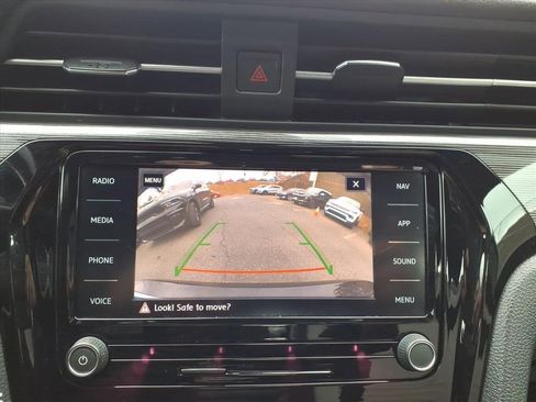 Used 2021 Volkswagen Passat 2.0T R-Line image 21