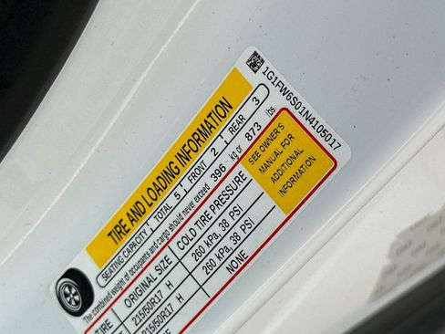 Used 2022 Chevrolet Bolt LT image 34