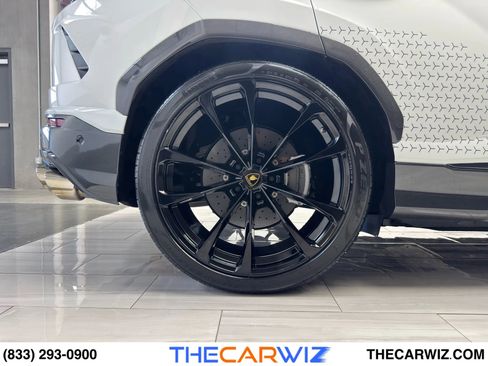 Used 2020 Lamborghini Urus image 34