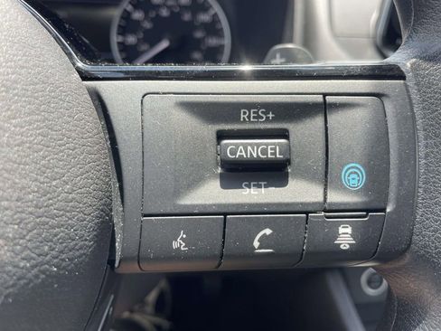 Used 2023 Nissan Rogue SV FWD image 22