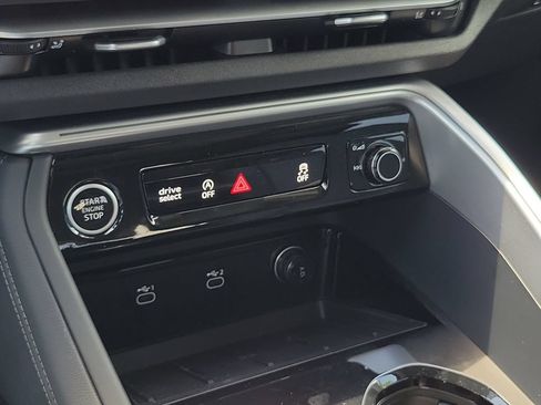 Certified 2025 Audi Q5 Premium w/ Convenience Package AWD/4WD image 14