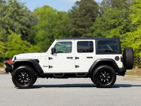 Used 2018 Jeep Wrangler Unlimited Sport S AWD/4WD image 9