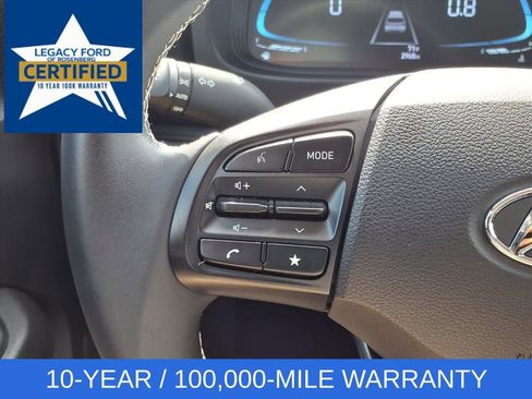 Used 2024 Hyundai Venue Limited image 16