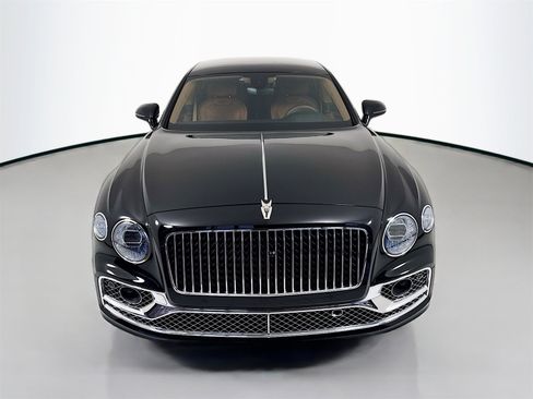 Used 2023 Bentley Flying Spur Azure image 8