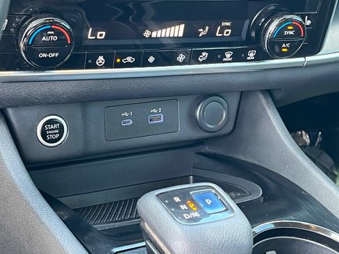 Used 2021 Nissan Rogue SV w/ Premium Package FWD image 26