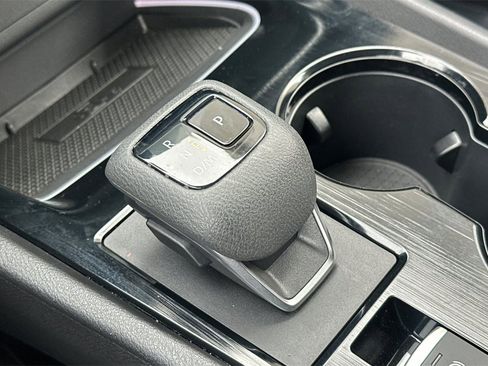 Used 2025 Nissan Rogue SL image 25