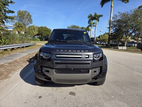 Used 2022 Land Rover Defender 110 X-Dynamic SE image 8