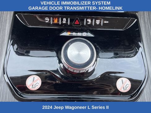 Used 2024 Jeep Wagoneer L Series II image 7