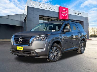 New 2025 Nissan Pathfinder SV w/ Cargo Package