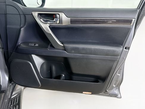 Used 2023 Lexus GX 460 Luxury w/ Sport Design Package image 35