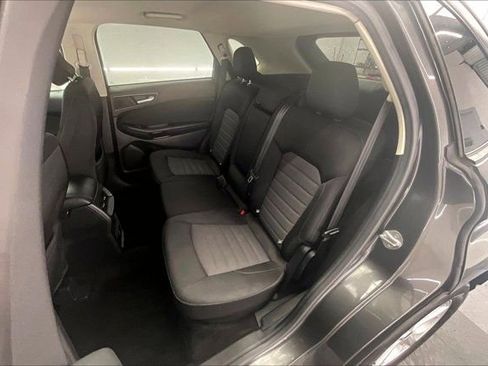 Used 2016 Ford Edge SE image 19
