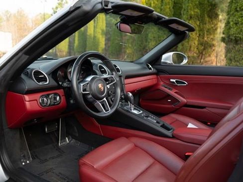 Used 2020 Porsche 718 Boxster S image 19