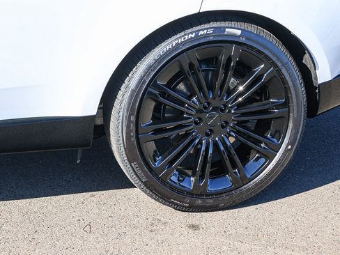 New 2026 Land Rover Range Rover SE image 10