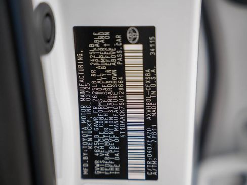 Used 2025 Toyota Camry SE image 38