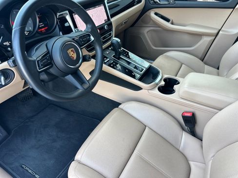 Used 2023 Porsche Macan S AWD/4WD image 4