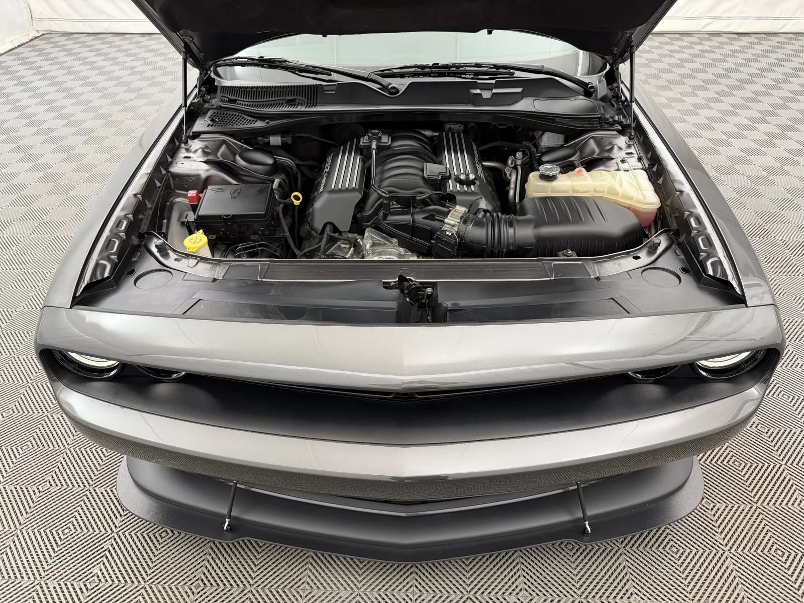 Used 2017 Dodge Challenger SRT RWD image 29