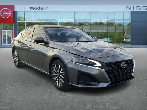 Certified 2023 Nissan Altima 2.5 SV image 3