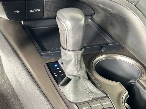 Used 2022 Toyota Camry SE w/ Convenience Package image 20