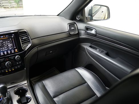 Used 2021 Jeep Grand Cherokee High Altitude AWD/4WD image 25