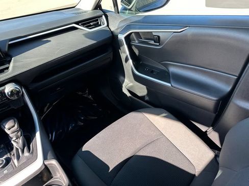 Certified 2022 Toyota RAV4 LE AWD/4WD image 26