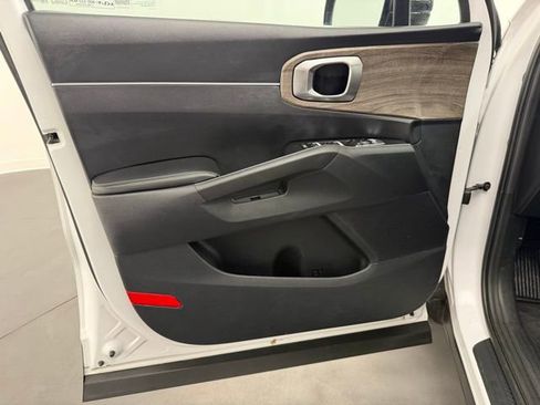 Used 2022 Kia Sorento S image 30