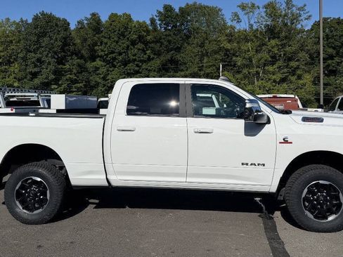 Used 2026 RAM 2500 Laramie AWD/4WD image 4