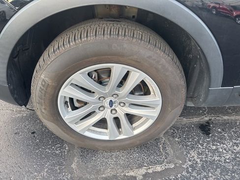 Used 2018 Ford Explorer XLT image 43