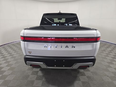 Used 2022 Rivian R1T Adventure image 4