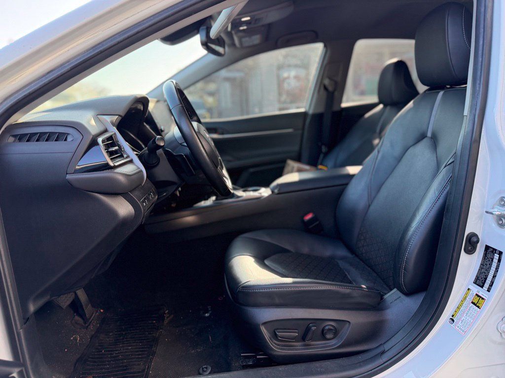 Used 2023 Toyota Camry XSE FWD image 5