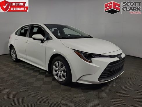 Used 2025 Toyota Corolla LE FWD image 1