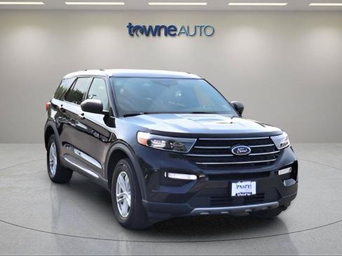 Used 2023 Ford Explorer XLT w/ Equipment Group 202A AWD/4WD image 9
