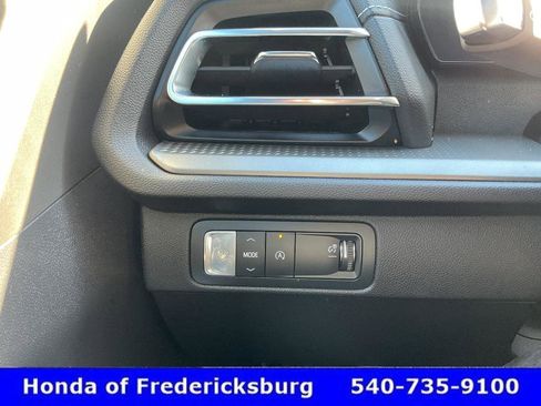 Used 2025 Chevrolet Traverse LT w/ Enhanced Driving Package FWD image 44