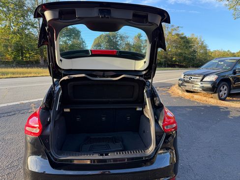 Used 2018 Ford Focus SE image 24