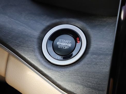 New 2025 Jeep Grand Cherokee Limited image 32