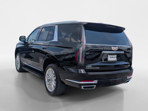 Used 2025 Cadillac Escalade Premium Luxury AWD/4WD image 4