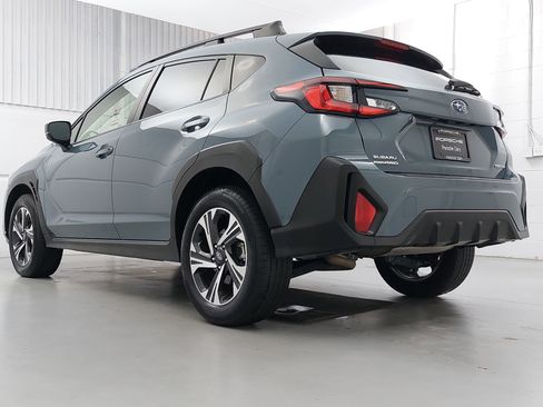Used 2024 Subaru Crosstrek 2.0i Premium AWD/4WD image 3