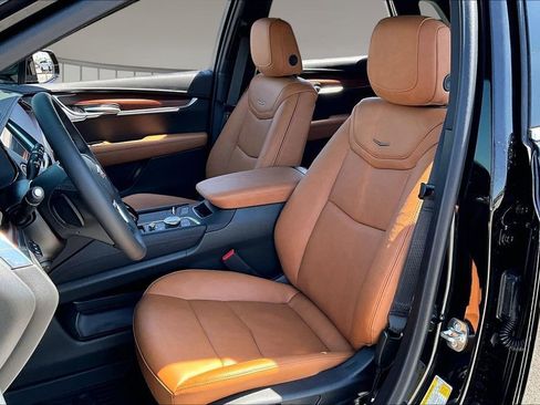New 2026 Cadillac XT5 Premium Luxury w/ Driver Assist Package FWD image 9