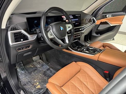 Used 2025 BMW X7 xDrive40i w/ Premium Package AWD/4WD image 15
